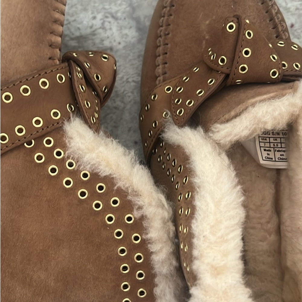 UGG Real fur suede 7 slippers Brown Shearling Lined Women's Loafers
